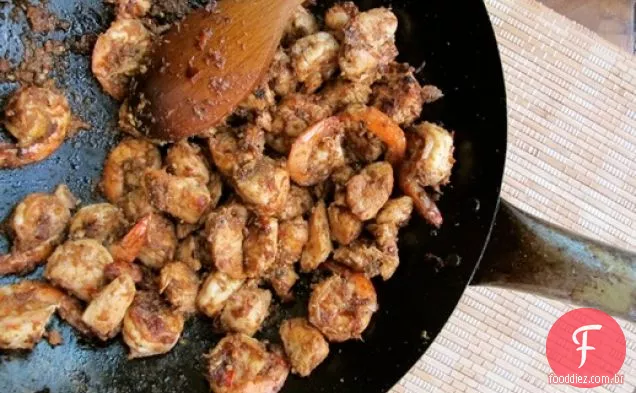 Frango e camarão Sambal picante