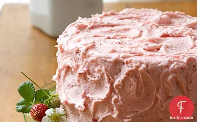 Bolo De Morango De Três Andares