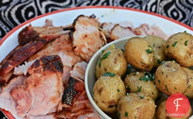 Presunto Temperado Com Cereja Azeda E Batatas Com Salsa