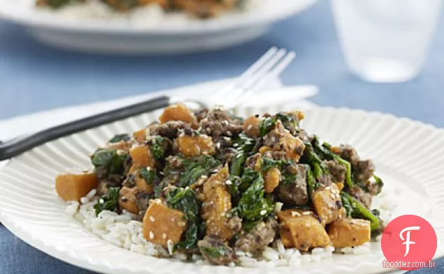 Carne com batata doce e espinafre