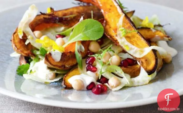 Salada De Abóbora Assada, Romã E Grão De Bico