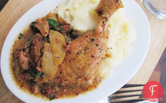 Frango Assado com cidra com maçãs, Bacon e sálvia