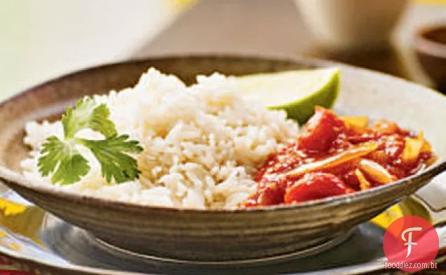 Arroz de coco com molho de tomate picante (Nasi Lemak com Sambal Tomat)