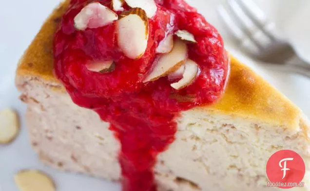 Cheesecake De Amêndoa De Morango