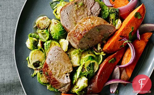 Carne de porco e couve de Bruxelas carbonizada com molho de limão Chile