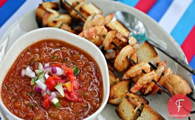 Gazpacho Com Camarão Páprica Grelhado E Croutons De Alho