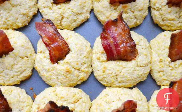 Muffins de milho com Bacon cristalizado