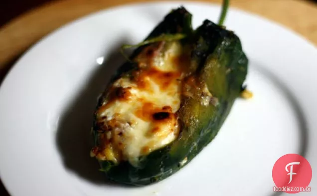 Cozido Chile Rellenos com milho e Crema