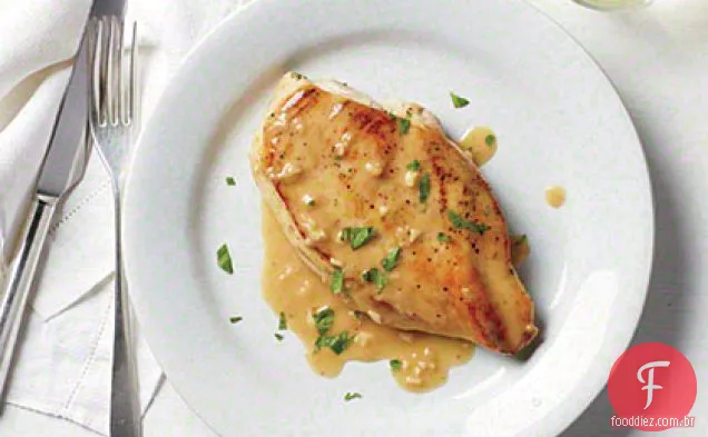 Peito de Frango Assado Com Molho De Panela Rico