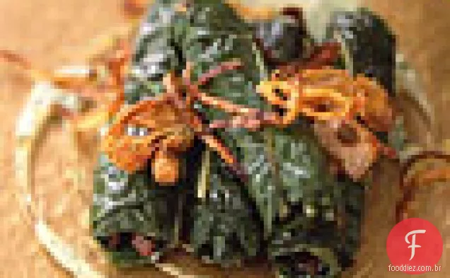 Acelga suíça e rolos de chalota crocantes com coentro Raita