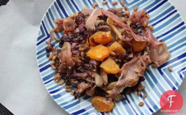 Make-Ahead Farro com Radicchio, Prosciutto e laranja