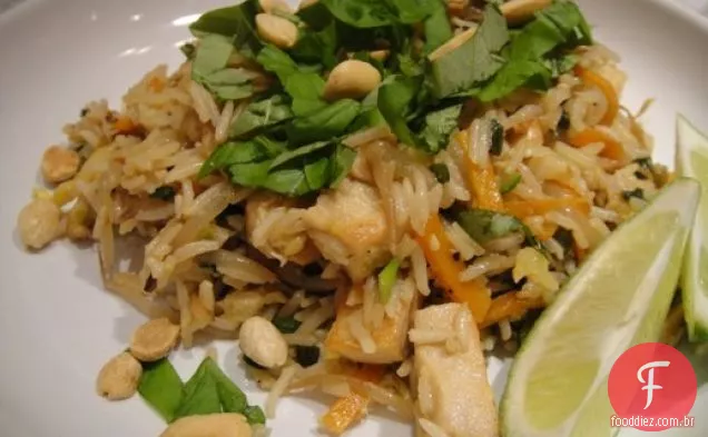 O Livro de Receitas Food Matters': arroz frito picante com brotos de feijão, frango e amendoim