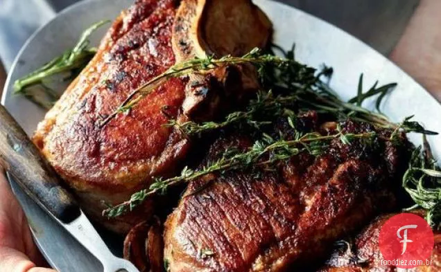 Costeletas de Porco de Max e Eli Sussman com Chutney de maçã