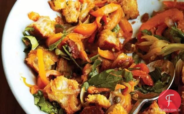 Pimentão amarelo Panzanella da ' mesa da família