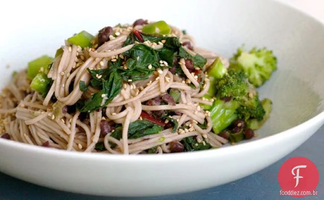 Miso Soba Frite Com Verduras E Feijão