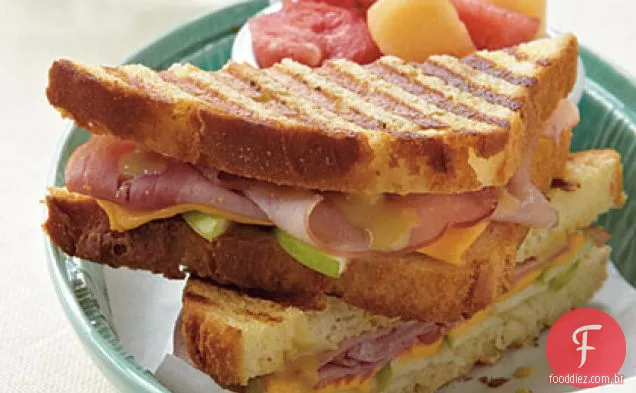 Presunto, queijo e maçã Panini