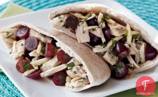 Salada De Uva Vermelha E Atum Pita