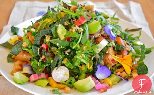 Verduras Crocantes E Salada De Grãos