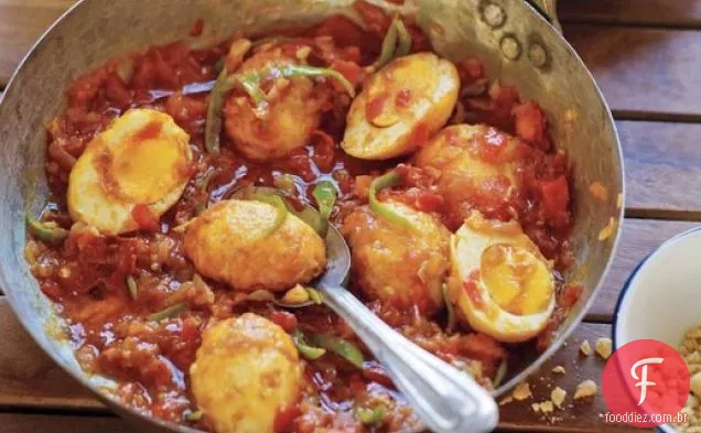 Curry de ovo dourado de Naomi Duguid