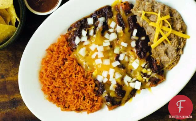 Cozinhe o livro: Enchiladas de queijo com Chili Con Carne