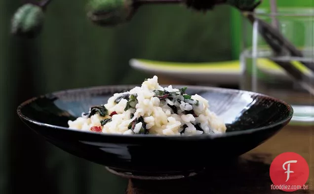 Risoto com verduras amargas e queijo Gouda de cabra