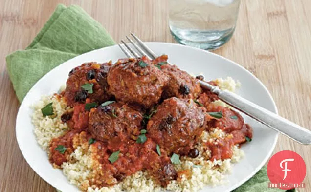 Almôndegas marroquinas em molho de tomate picante
