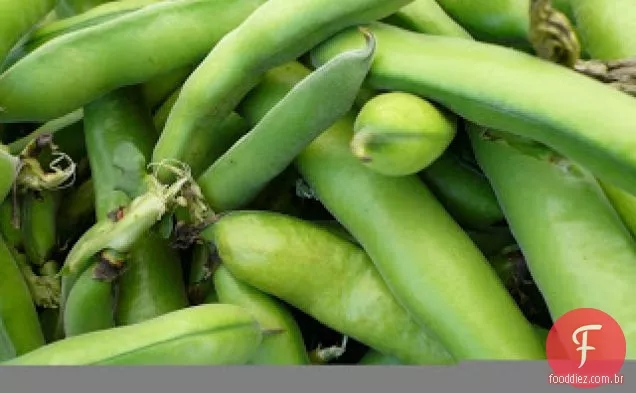 Massa com vegetais de Primavera (espaguete Alla chitarra Con Verdure