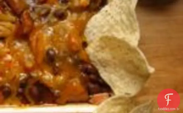 Peru defumado e nachos de feijão