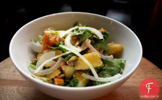 Jantar esta noite: salada de frango, batata e Chipotle