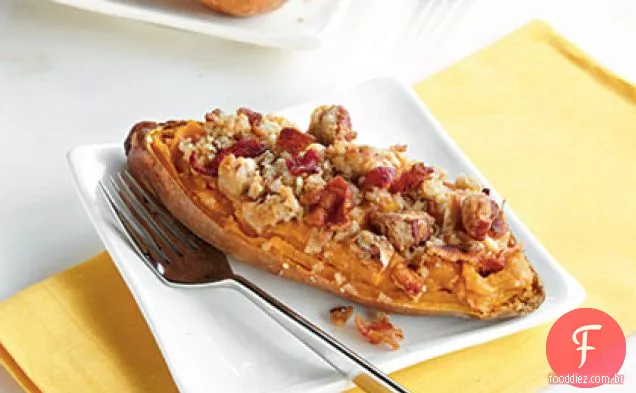 Barcos de batata doce duas vezes assados com cobertura de bacon-Pecan