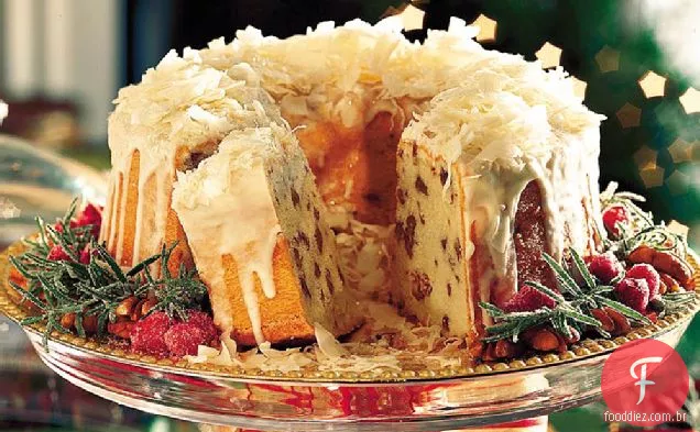 Creme De Queijo-Coco-Pecan Pound Cake