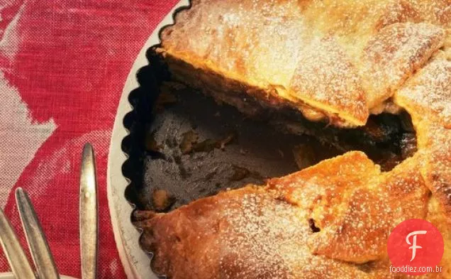 Torta de ruibarbo com pasta de amêndoa