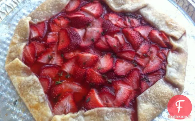 Torta de tomilho morango com esmalte de hortelã