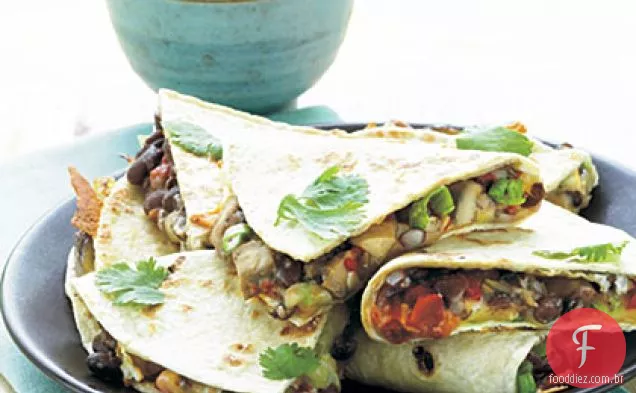 Portobello e Feijão Preto Quesadillas