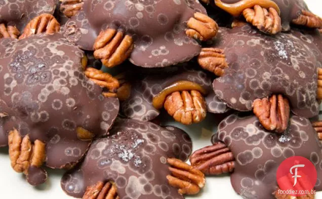 Bourbon Pecan Turtles com Fleur De Sel