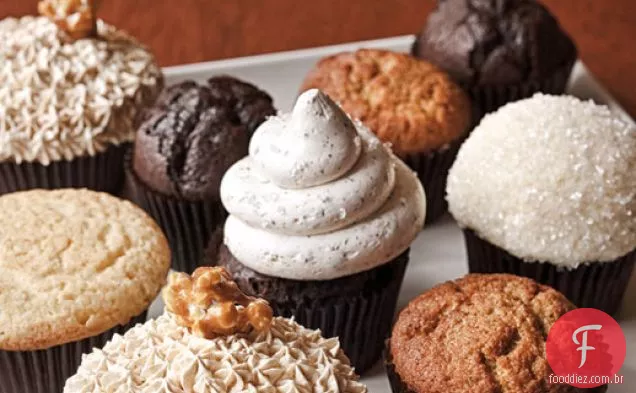 Cupcakes de cenoura com cobertura de queijo creme de manteiga marrom