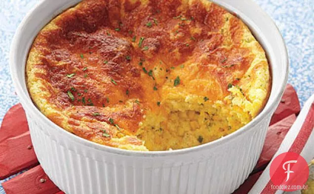 Pão com colher de Cheddar e milho