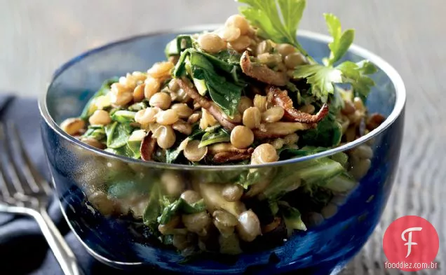 Lentilhas temperadas com cogumelos e verduras