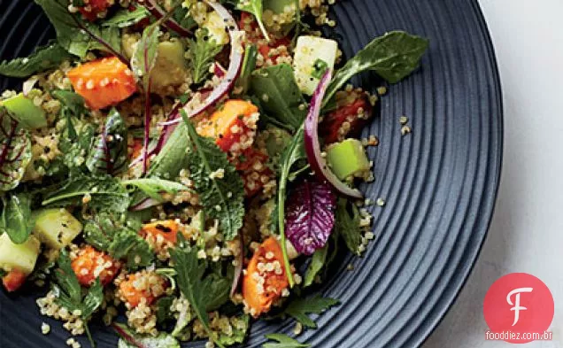 Salada de Quinoa com batata doce e maçãs