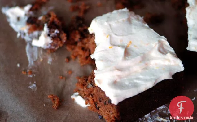 Bolo De Cenoura De Noz-Pecã De Manteiga Marrom