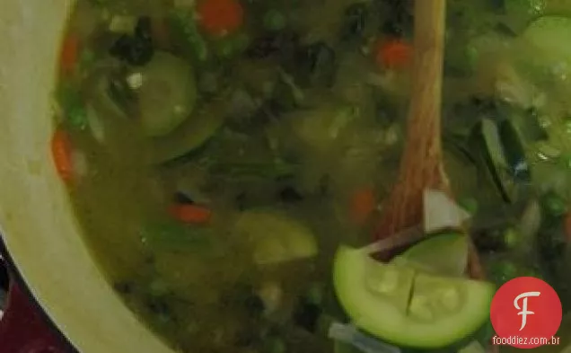 Primavera Minestrone com hortelã e manjericão Pistou