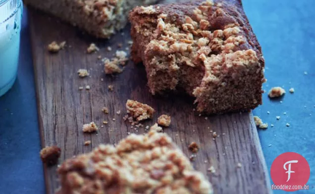 Bolo Do Petisco Da Granola Da Manteiga De Amendoim