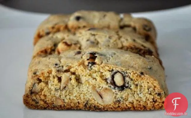 Avelã Pimenta Preta Biscotti