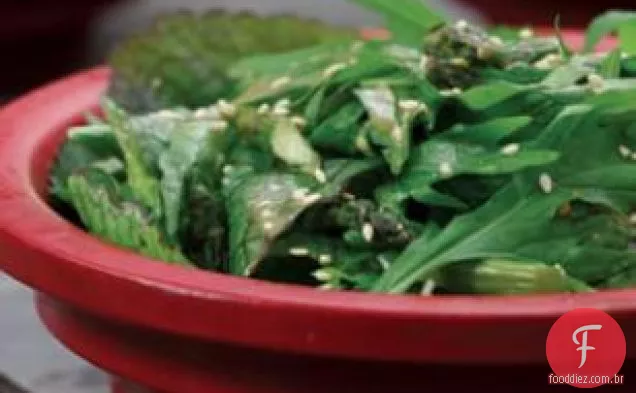 Salada Verde Picante Com Molho De Soja E Alho Assado