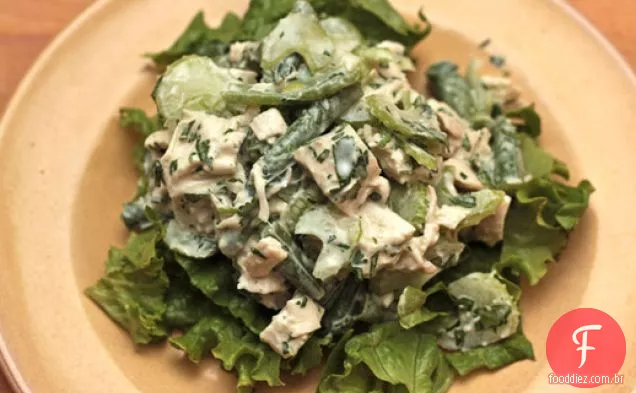 Salada de frango com tahine-molho de iogurte