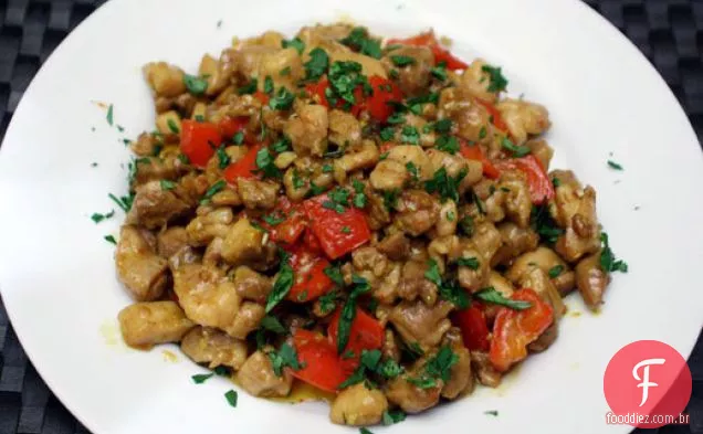 Jantar esta noite: frango frito com capim-limão e Chile