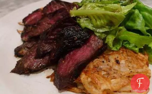 Cozinhe o livro: Bife De Cabide grelhado com sabores coreanos e panquecas de batata picantes