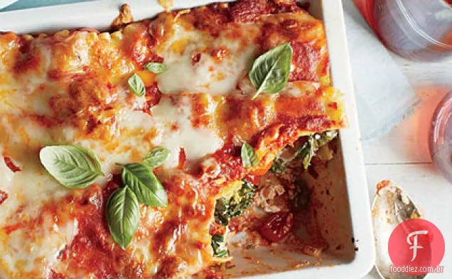 Lasanha com Tomate Uva e brócolis Rabe
