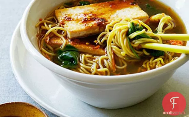 Tofu de Chili envidraçado com Ramen