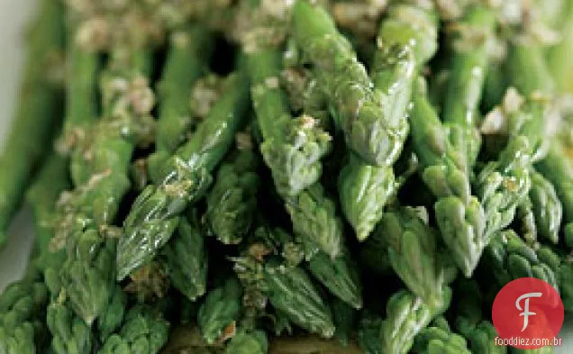 Espargos Cozidos Com Salsa Verde